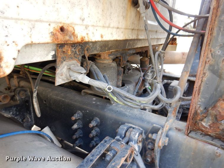 image for item JL9904 2007 Sterling A9500 semi truck