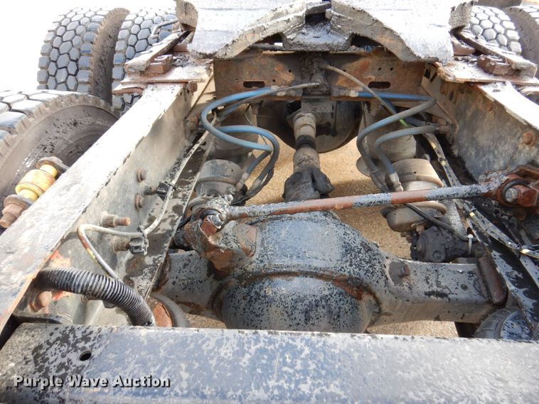 image for item JL9904 2007 Sterling A9500 semi truck