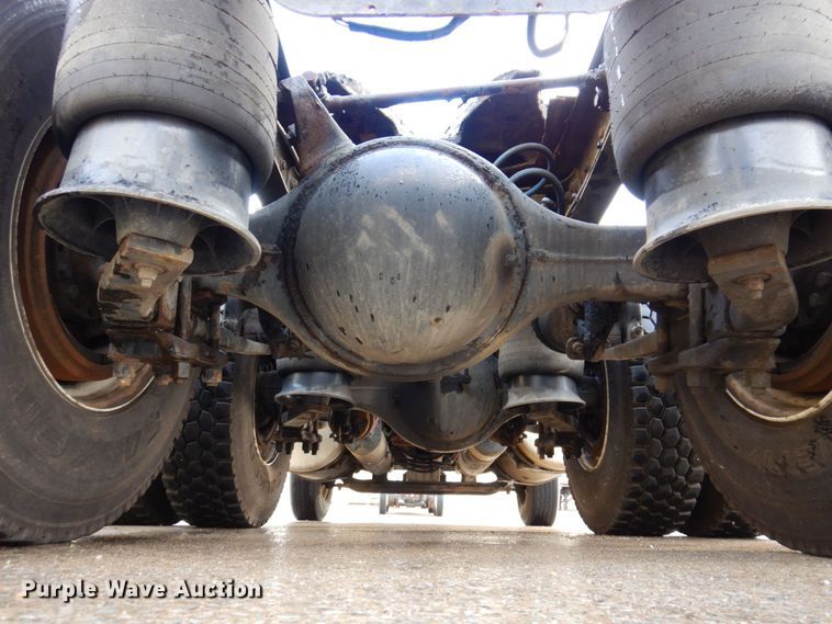 image for item JL9904 2007 Sterling A9500 semi truck