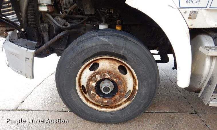 image for item JL9904 2007 Sterling A9500 semi truck