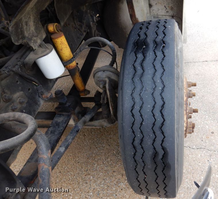 image for item JL9904 2007 Sterling A9500 semi truck