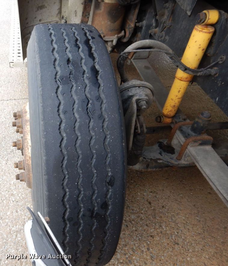 image for item JL9904 2007 Sterling A9500 semi truck