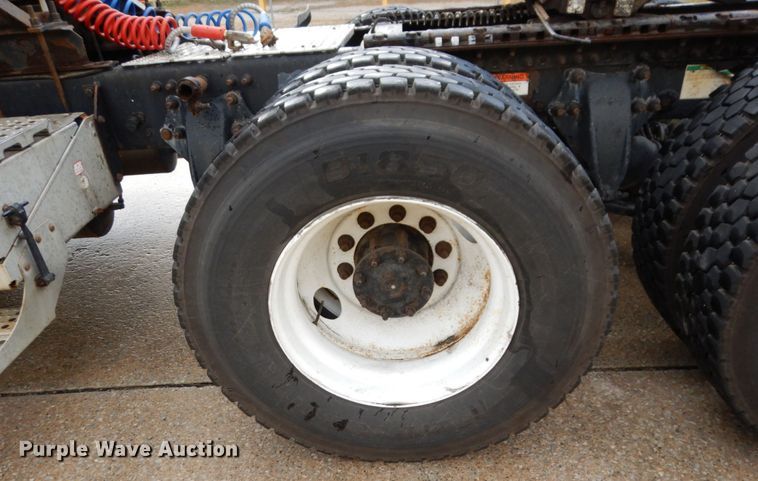 image for item JL9904 2007 Sterling A9500 semi truck