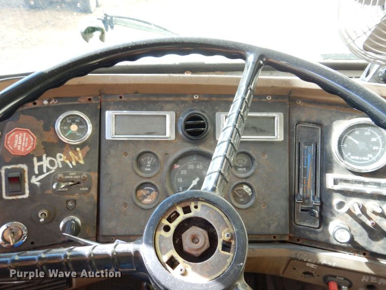 image for item JL9905 1994 Ford LNT8000 flatbed truck