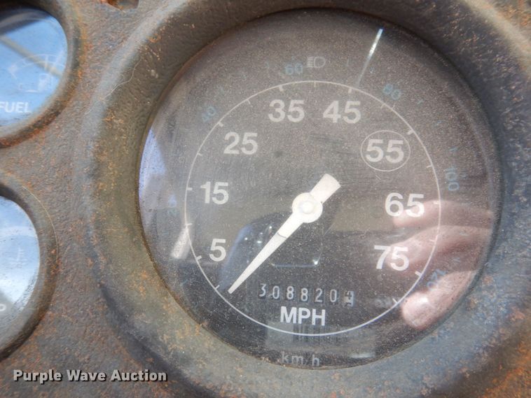 image for item JL9905 1994 Ford LNT8000 flatbed truck