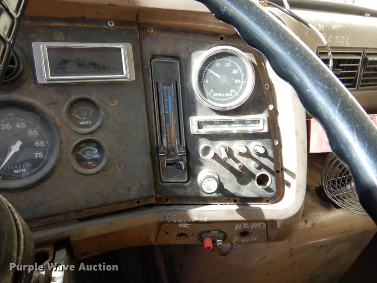 image for item JL9905 1994 Ford LNT8000 flatbed truck