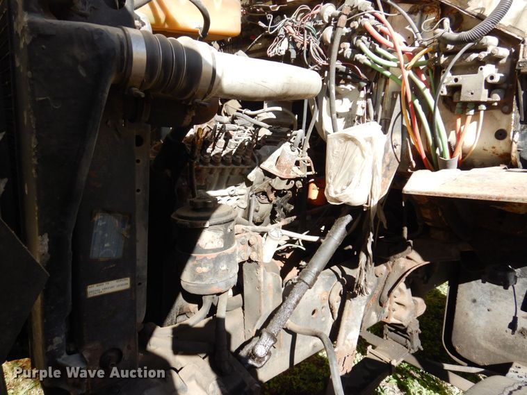 image for item JL9905 1994 Ford LNT8000 flatbed truck