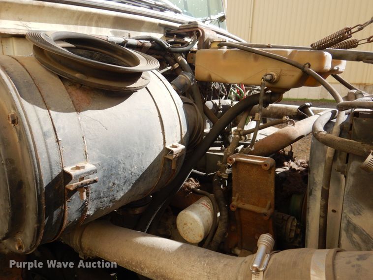 image for item JL9905 1994 Ford LNT8000 flatbed truck