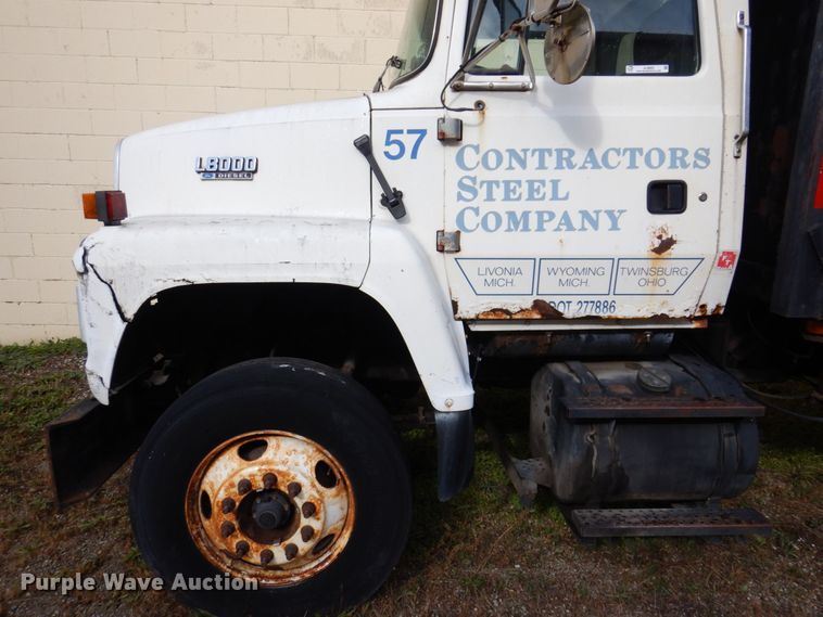 image for item JL9905 1994 Ford LNT8000 flatbed truck