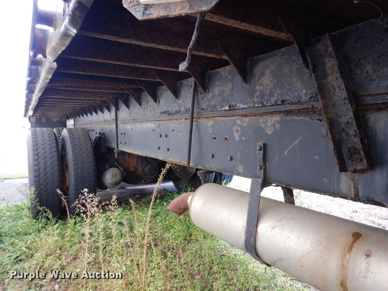 image for item JL9905 1994 Ford LNT8000 flatbed truck