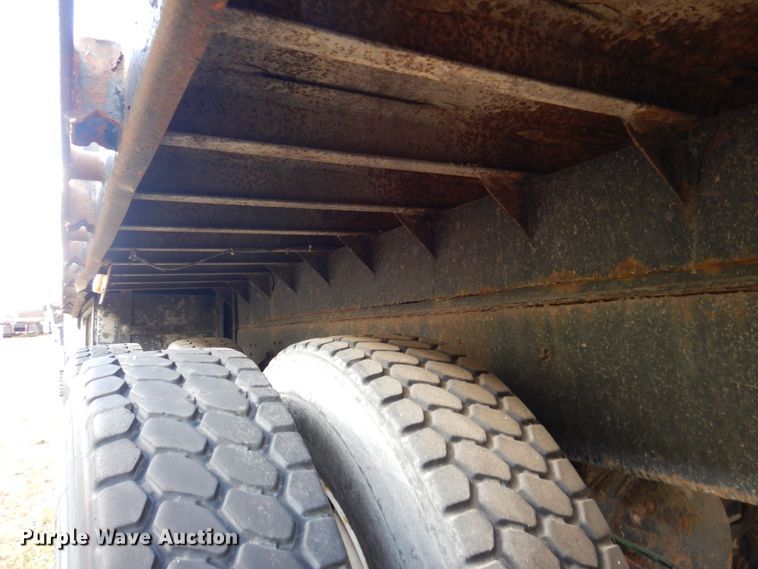 image for item JL9905 1994 Ford LNT8000 flatbed truck