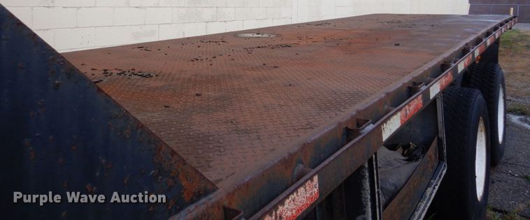 image for item JL9905 1994 Ford LNT8000 flatbed truck