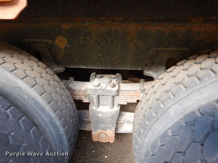 image for item JL9905 1994 Ford LNT8000 flatbed truck