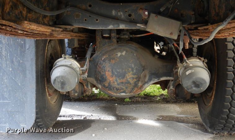 image for item JL9905 1994 Ford LNT8000 flatbed truck