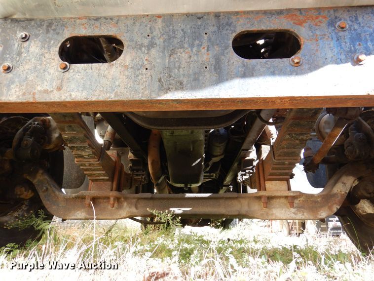 image for item JL9905 1994 Ford LNT8000 flatbed truck