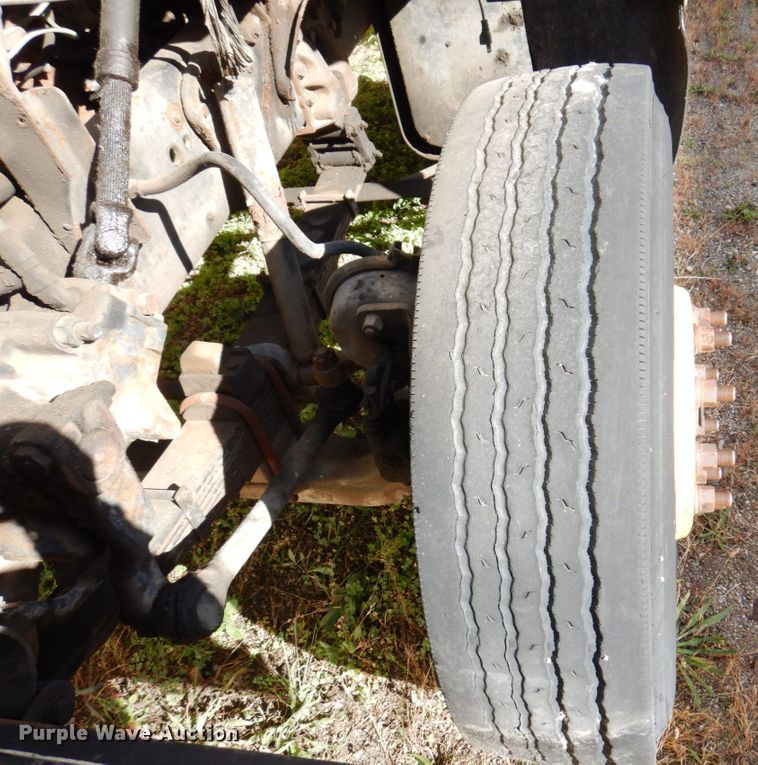 image for item JL9905 1994 Ford LNT8000 flatbed truck