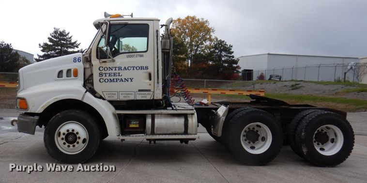 image for item JL9906 2001 Sterling A9500 semi truck