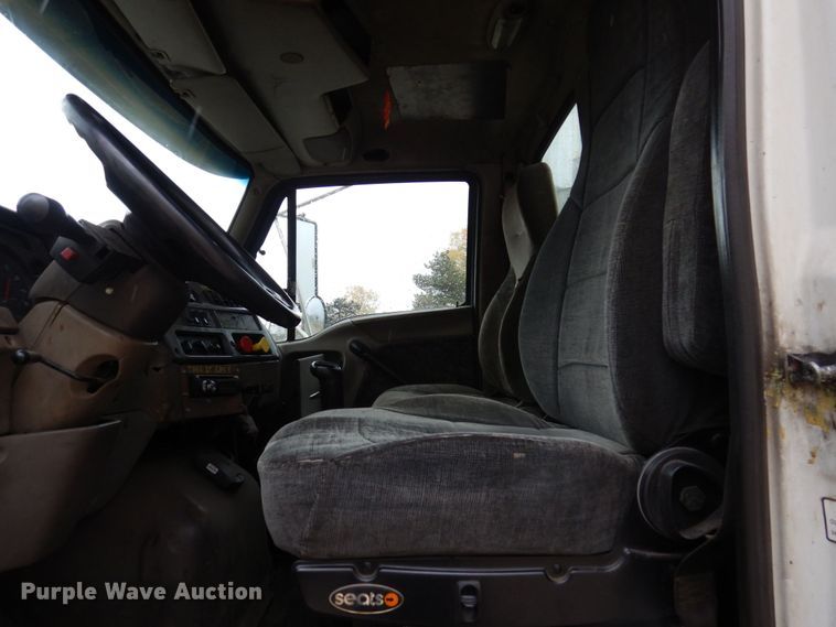 image for item JL9906 2001 Sterling A9500 semi truck