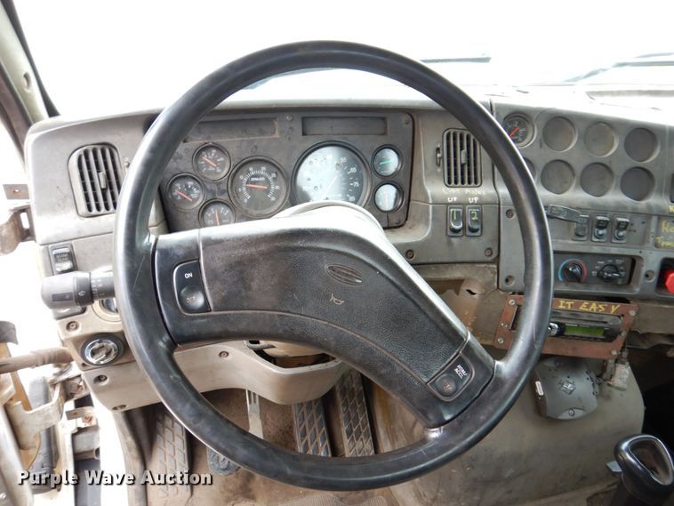 image for item JL9906 2001 Sterling A9500 semi truck