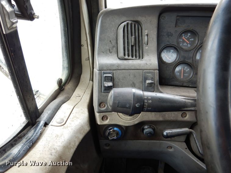 image for item JL9906 2001 Sterling A9500 semi truck