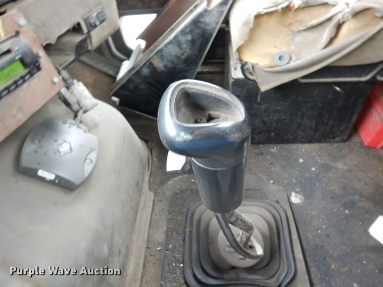 image for item JL9906 2001 Sterling A9500 semi truck