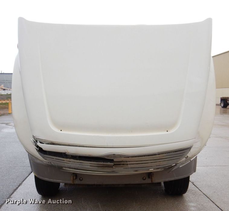 image for item JL9906 2001 Sterling A9500 semi truck