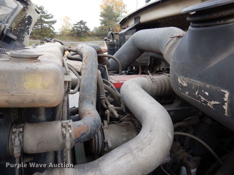 image for item JL9906 2001 Sterling A9500 semi truck