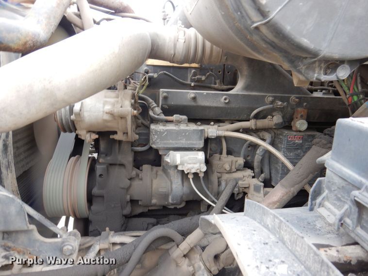 image for item JL9906 2001 Sterling A9500 semi truck