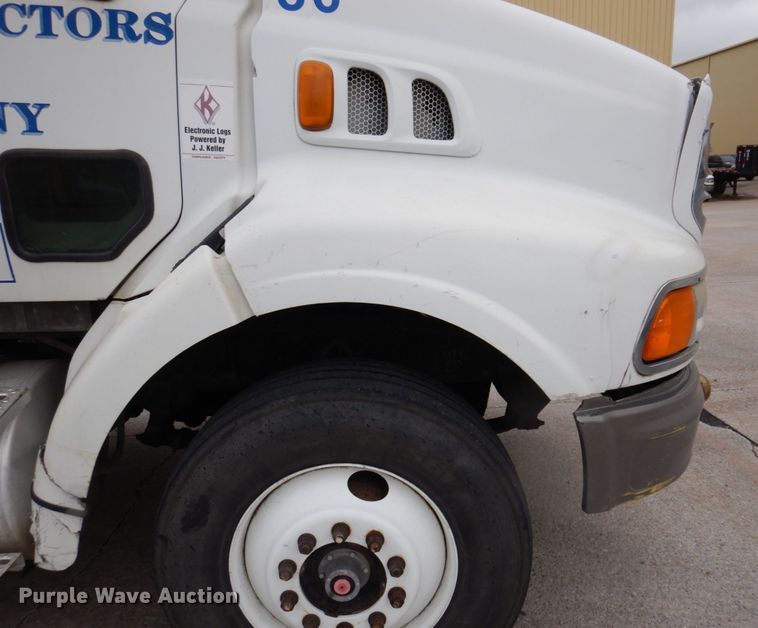 image for item JL9906 2001 Sterling A9500 semi truck
