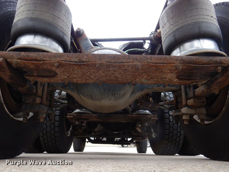 image for item JL9906 2001 Sterling A9500 semi truck