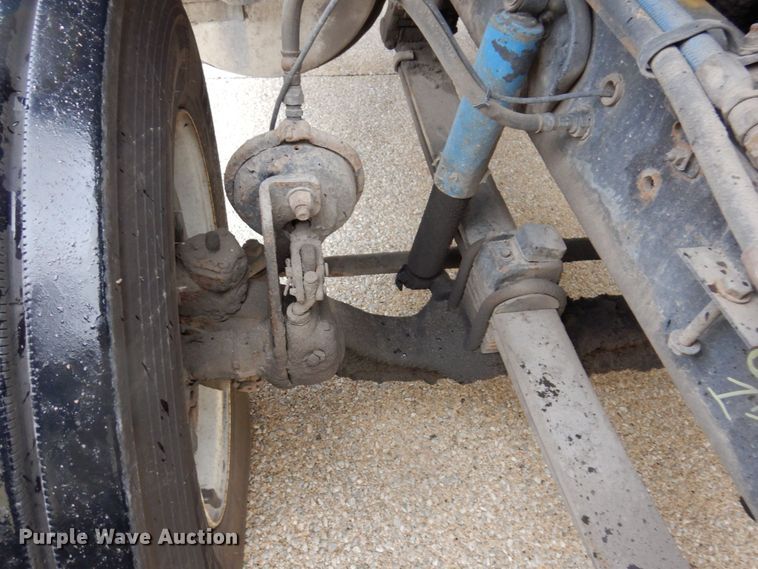 image for item JL9906 2001 Sterling A9500 semi truck