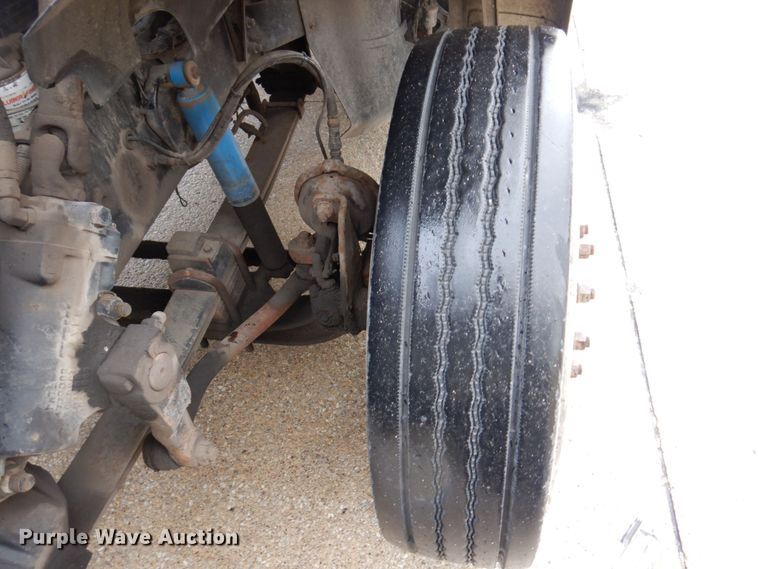 image for item JL9906 2001 Sterling A9500 semi truck