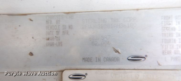 image for item JL9906 2001 Sterling A9500 semi truck