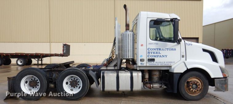 image for item JL9907 2011 Volvo VNL semi truck