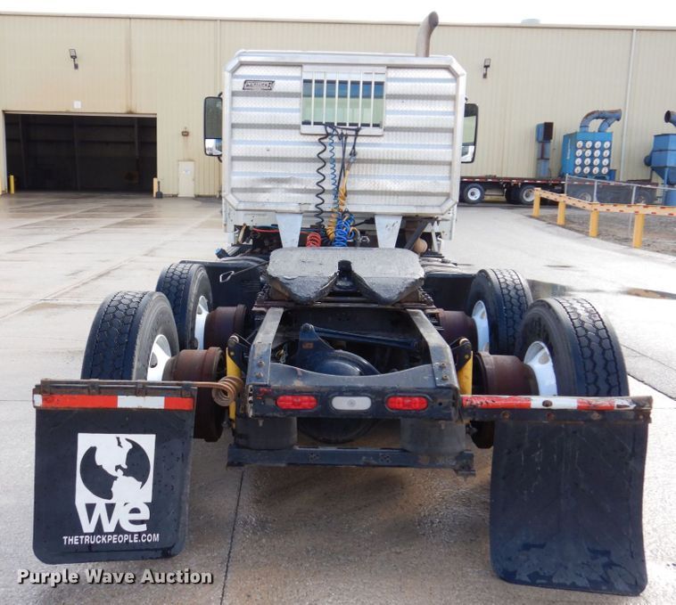 image for item JL9907 2011 Volvo VNL semi truck