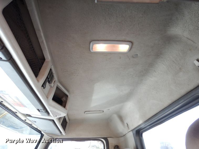 image for item JL9907 2011 Volvo VNL semi truck