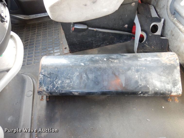 image for item JL9907 2011 Volvo VNL semi truck