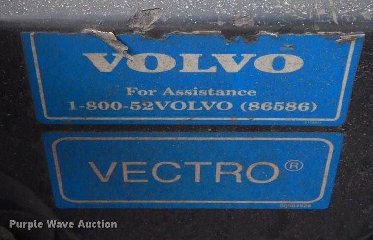 image for item JL9907 2011 Volvo VNL semi truck