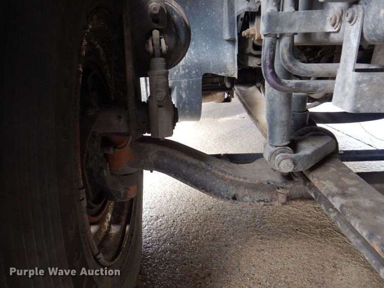 image for item JL9907 2011 Volvo VNL semi truck