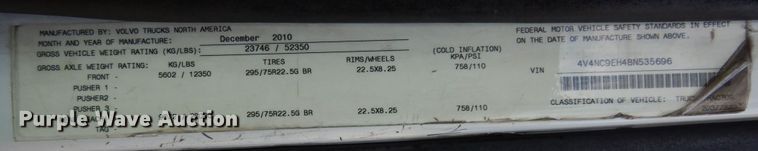 image for item JL9907 2011 Volvo VNL semi truck