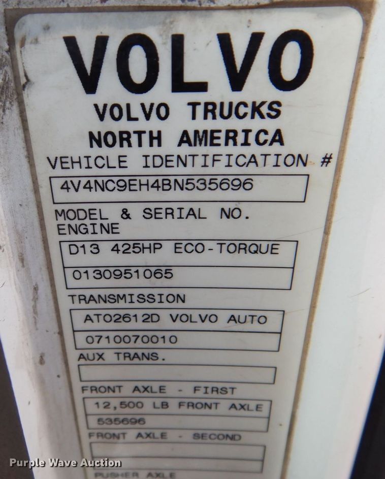 image for item JL9907 2011 Volvo VNL semi truck