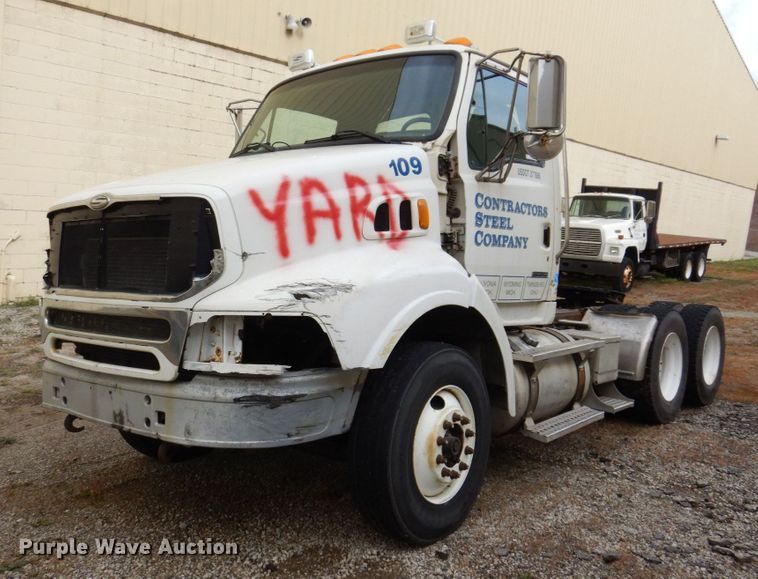 image for item JL9909 2006 Sterling A9500 semi truck