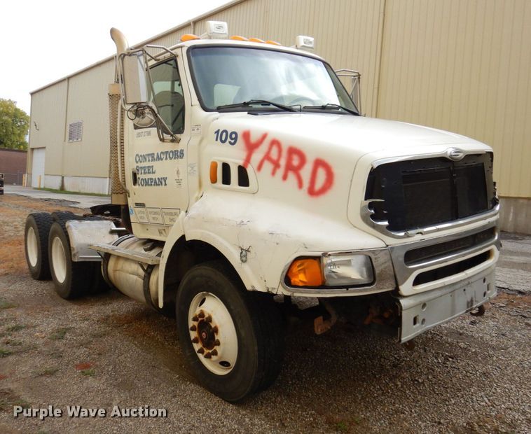 image for item JL9909 2006 Sterling A9500 semi truck