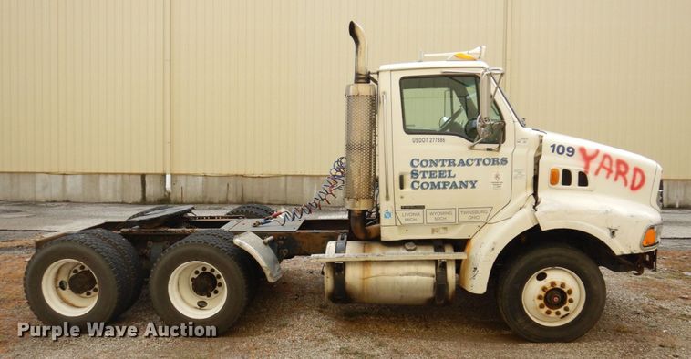 image for item JL9909 2006 Sterling A9500 semi truck