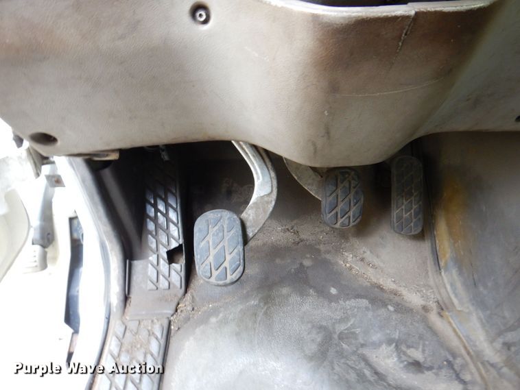 image for item JL9909 2006 Sterling A9500 semi truck