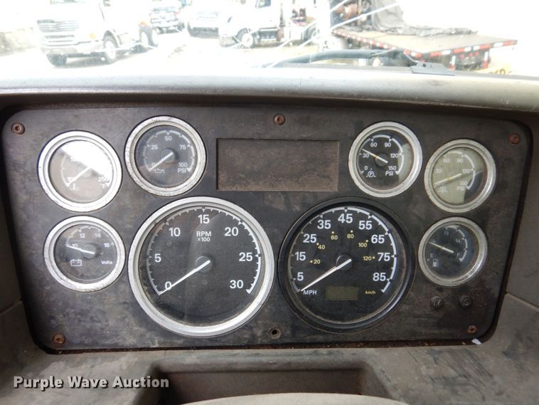 image for item JL9909 2006 Sterling A9500 semi truck