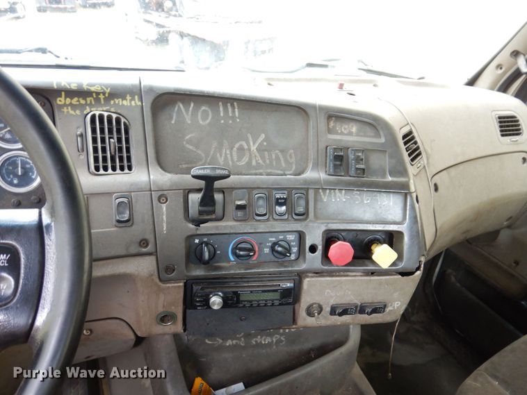 image for item JL9909 2006 Sterling A9500 semi truck