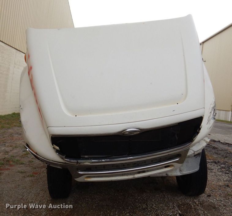 image for item JL9909 2006 Sterling A9500 semi truck