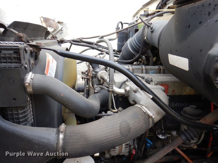 image for item JL9909 2006 Sterling A9500 semi truck