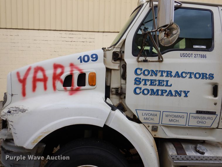 image for item JL9909 2006 Sterling A9500 semi truck